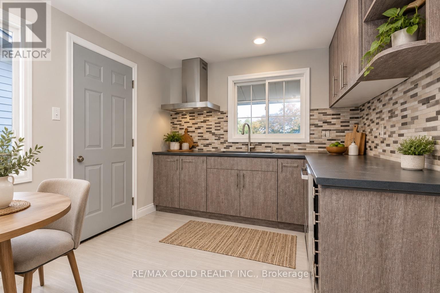 85 Williamsburg Road, Kitchener, Ontario  N2E 1K6 - Photo 7 - X13733292