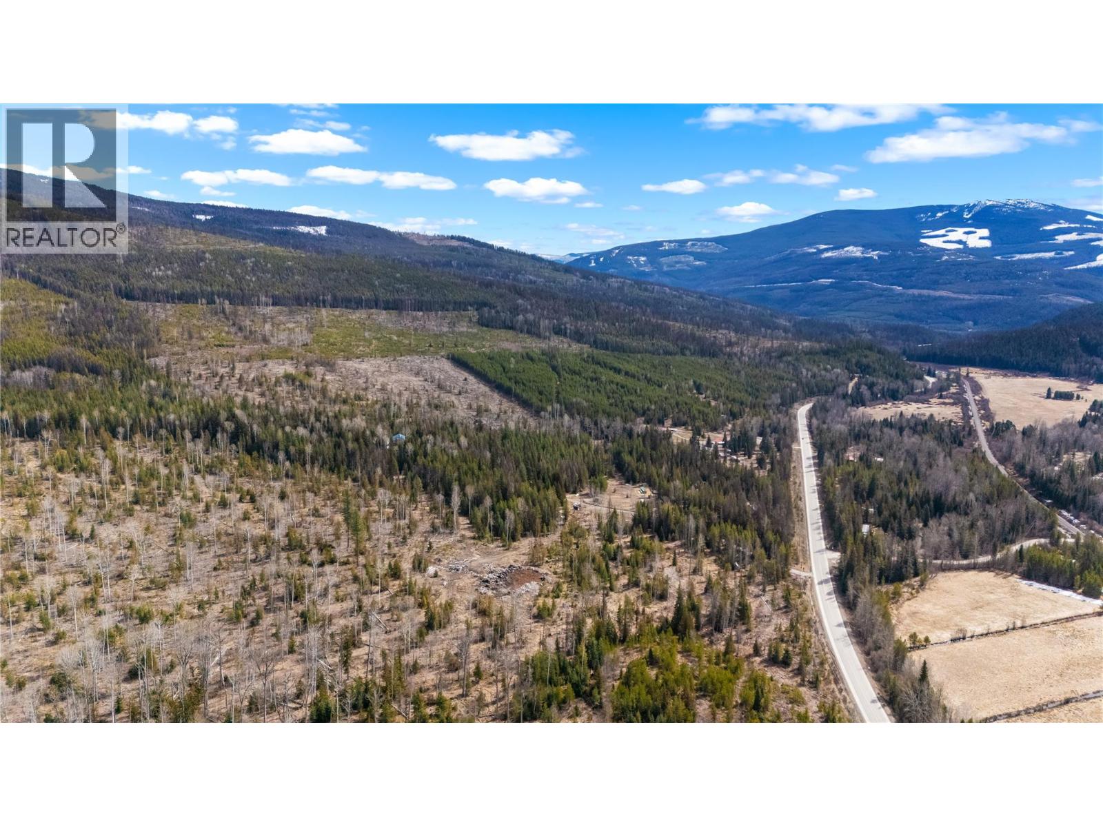 7904 Highway 3, Yahk, British Columbia