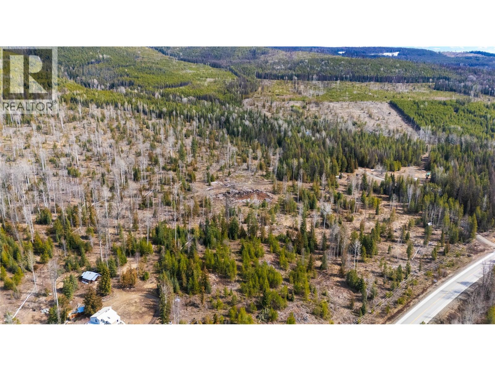 7904 Highway 3, Yahk, British Columbia  V0B 2P0 - Photo 14 - 10381671