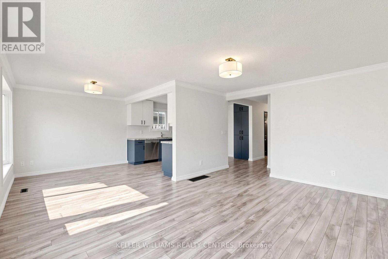 Upper - 807 Greenfield Crescent, Newmarket, Ontario  L3Y 3B2 - Photo 13 - N13780702