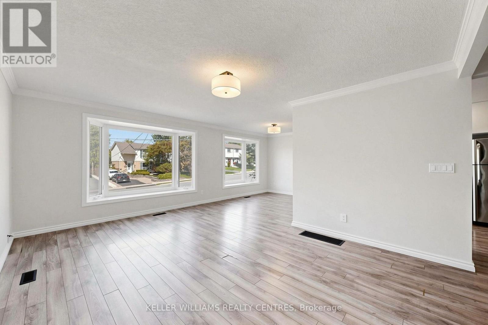Upper - 807 Greenfield Crescent, Newmarket, Ontario  L3Y 3B2 - Photo 12 - N13780702