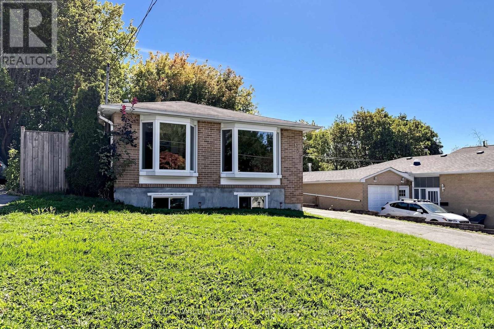 Upper - 807 Greenfield Crescent, Newmarket, Ontario  L3Y 3B2 - Photo 2 - N13780702