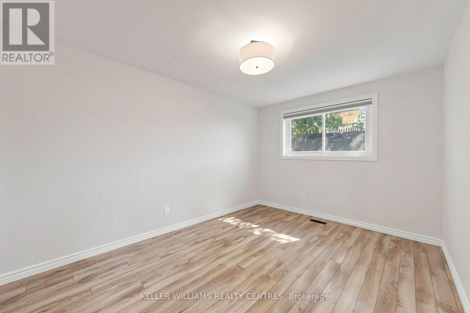Upper - 807 Greenfield Crescent, Newmarket, Ontario  L3Y 3B2 - Photo 36 - N13780702