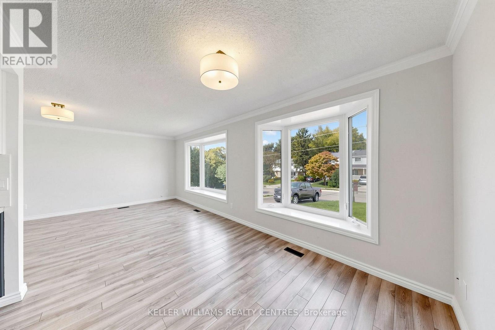 Upper - 807 Greenfield Crescent, Newmarket, Ontario  L3Y 3B2 - Photo 15 - N13780702