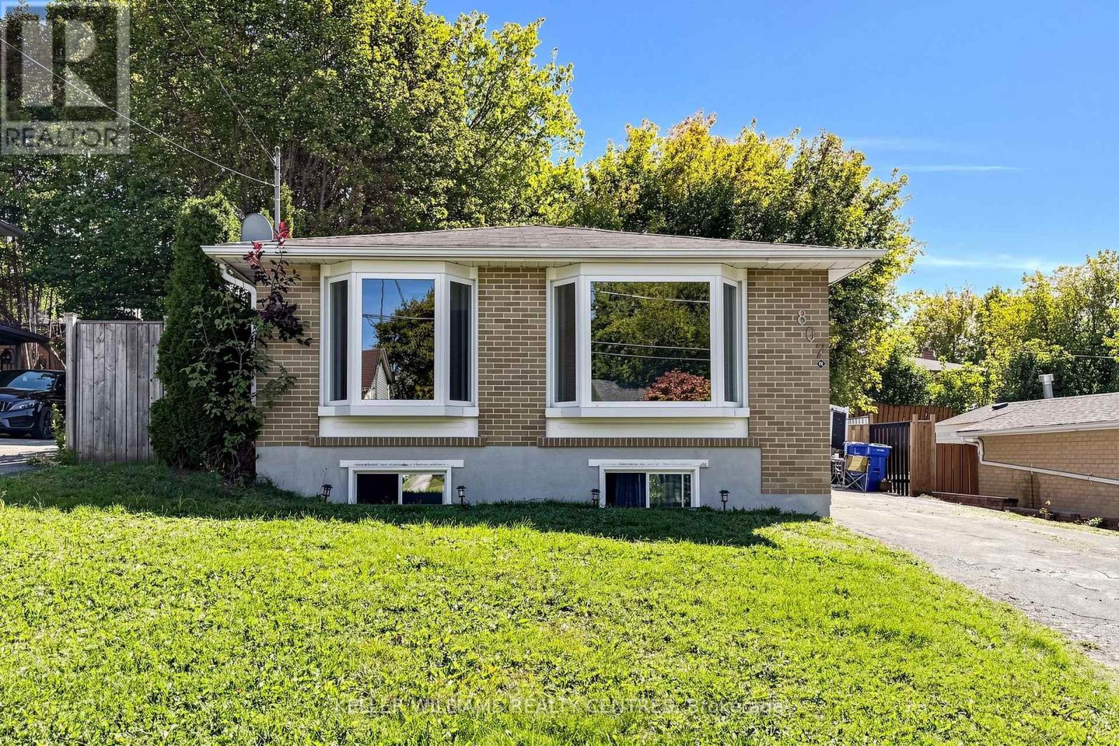 Upper - 807 Greenfield Crescent, Newmarket, Ontario  L3Y 3B2 - Photo 3 - N13780702
