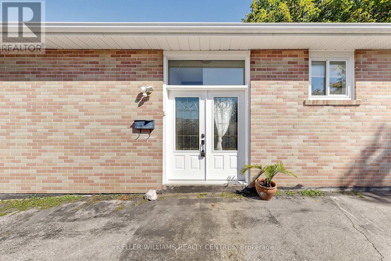 Upper - 807 Greenfield Crescent, Newmarket, Ontario  L3Y 3B2 - Photo 8 - N13780702
