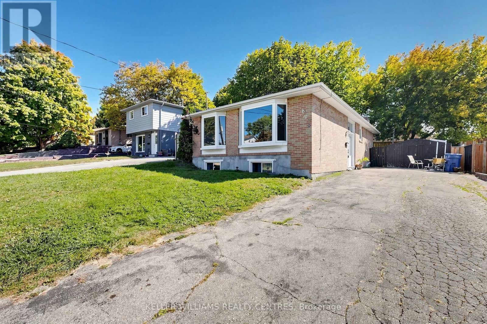 Upper - 807 Greenfield Crescent, Newmarket, Ontario  L3Y 3B2 - Photo 5 - N13780702
