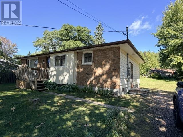 105 Rousseau Cres, Blind River, Ontario P0R 1B0 - Photo 3 - SM262694