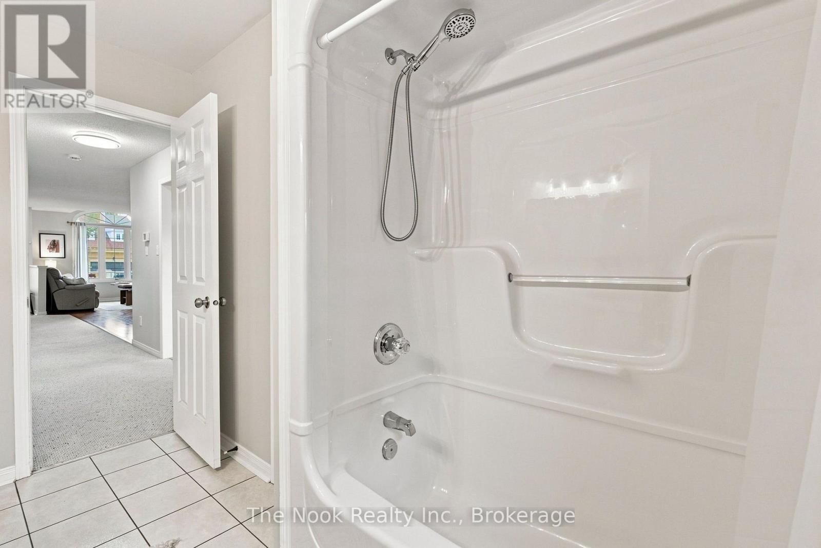 638 Longworth Avenue, Clarington, Ontario  L1C 5B8 - Photo 29 - E13836246
