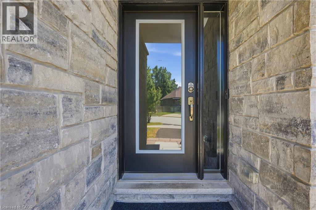 16 Olde School Court, St. Catharines, Ontario  L2N 0B1 - Photo 4 - 40850978