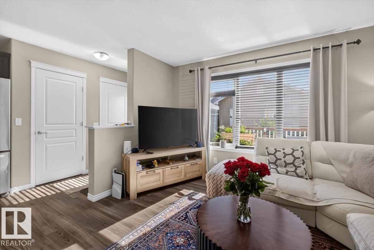 2235 76 ST SW