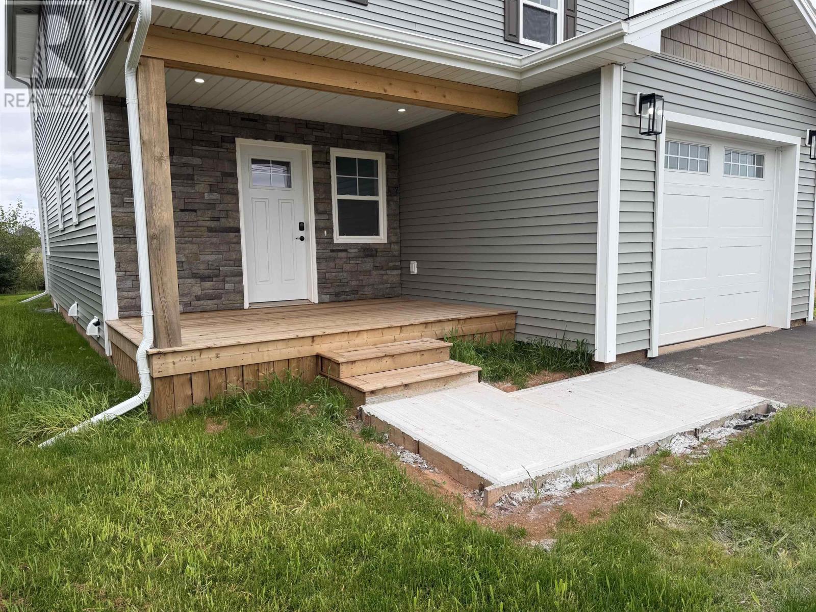 43 Acadian Avenue, Summerside, Prince Edward Island  C1N 6H5 - Photo 3 - 202616797