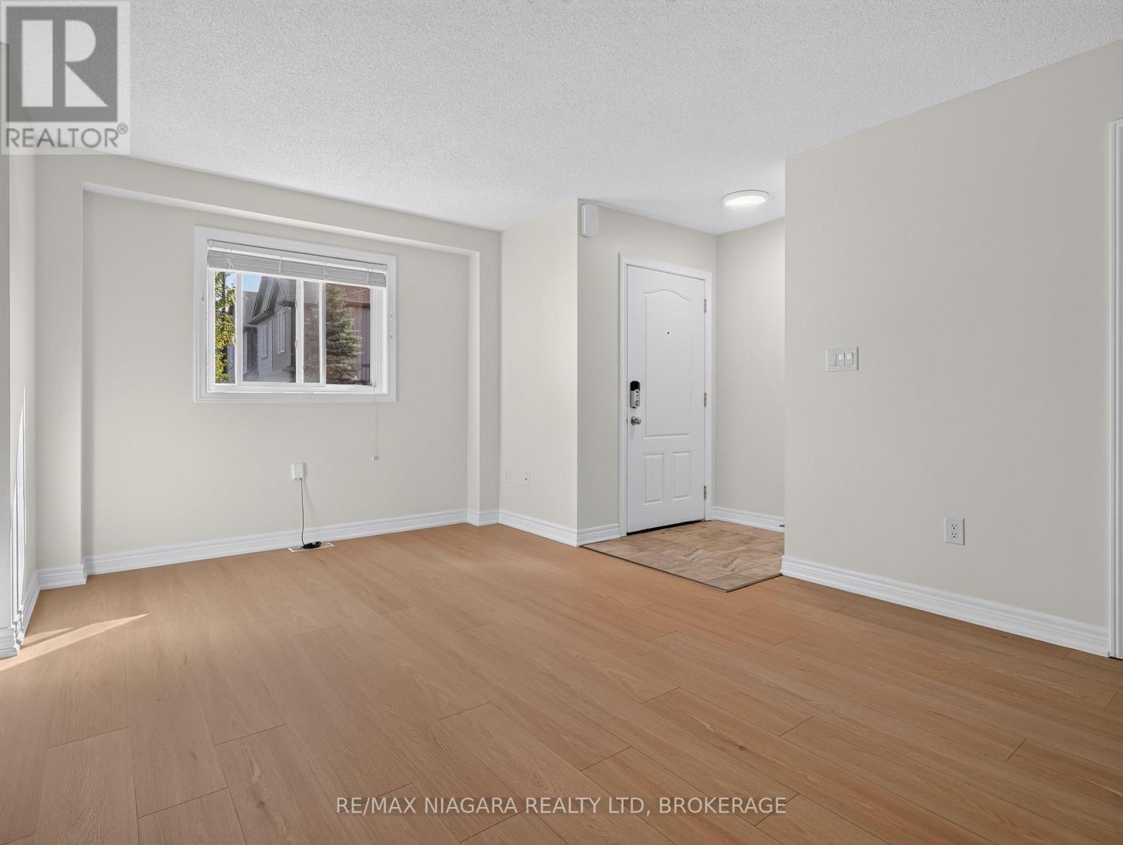 37 - 6118 Kelsey Crescent, Niagara Falls (Forestview), Ontario L2H 0M6 - Photo 6 - X13836204