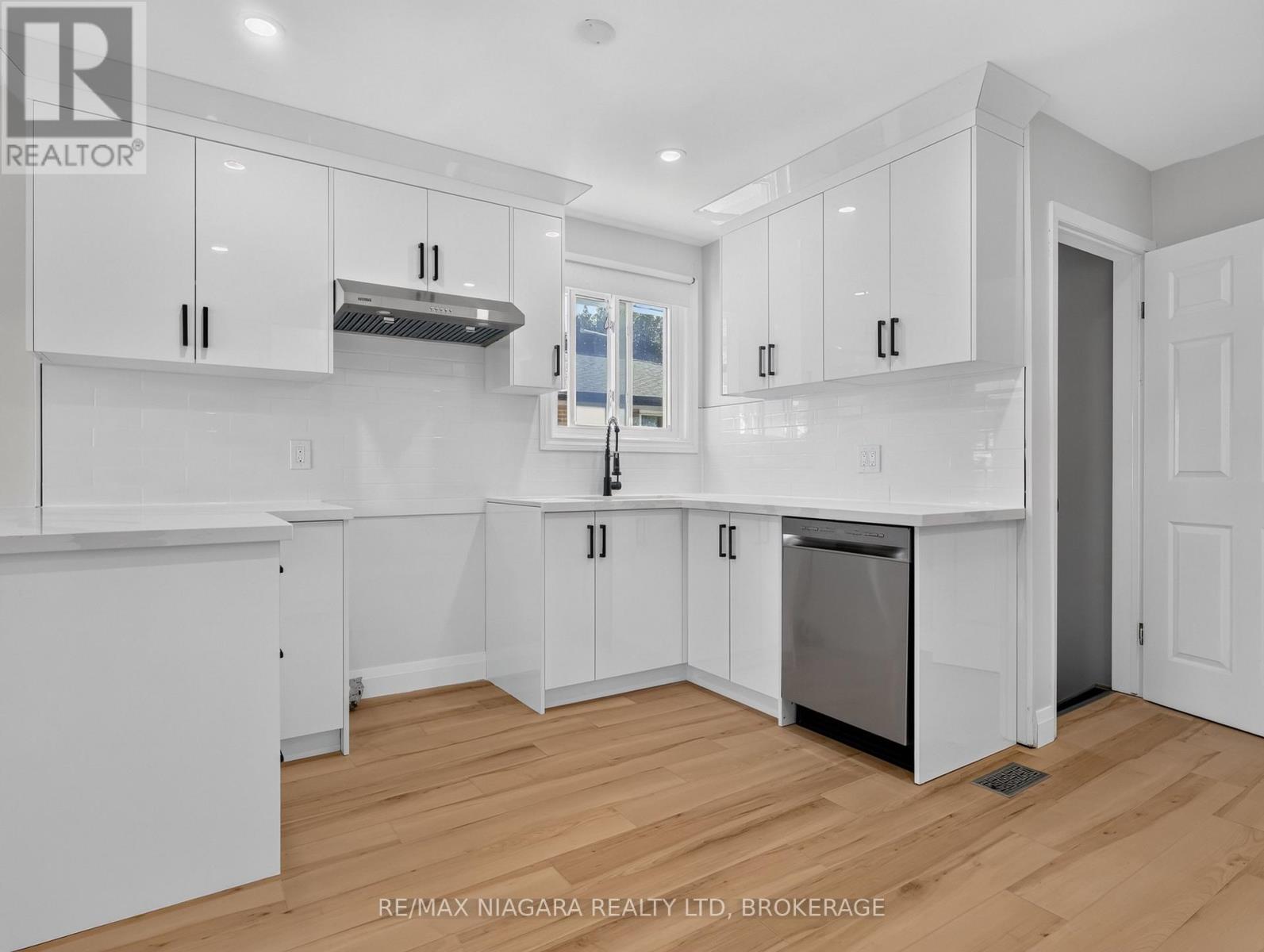 82 Regent Drive, St. Catharines (Vine/linwell), Ontario L2M 3L7 - Photo 15 - X13836354