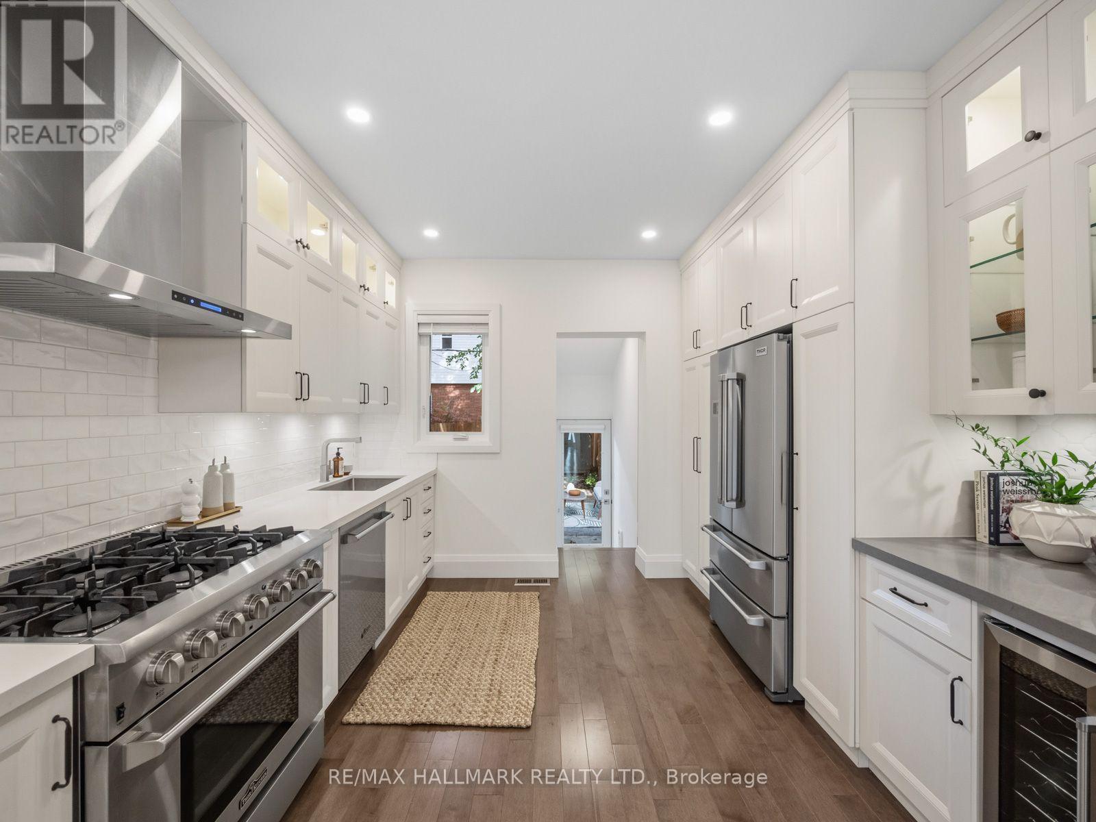 189 Greenwood Avenue, Toronto, Ontario  M4L 2P8 - Photo 14 - E13836280