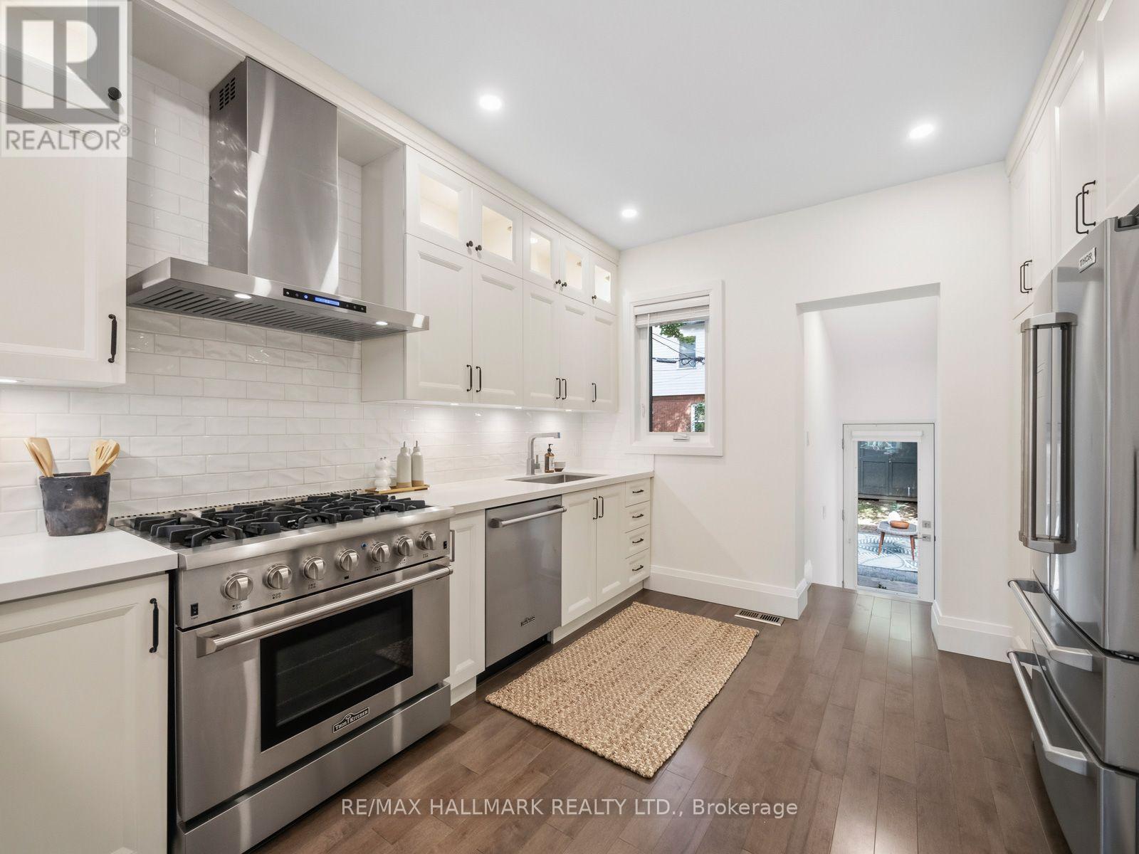189 Greenwood Avenue, Toronto, Ontario  M4L 2P8 - Photo 15 - E13836280