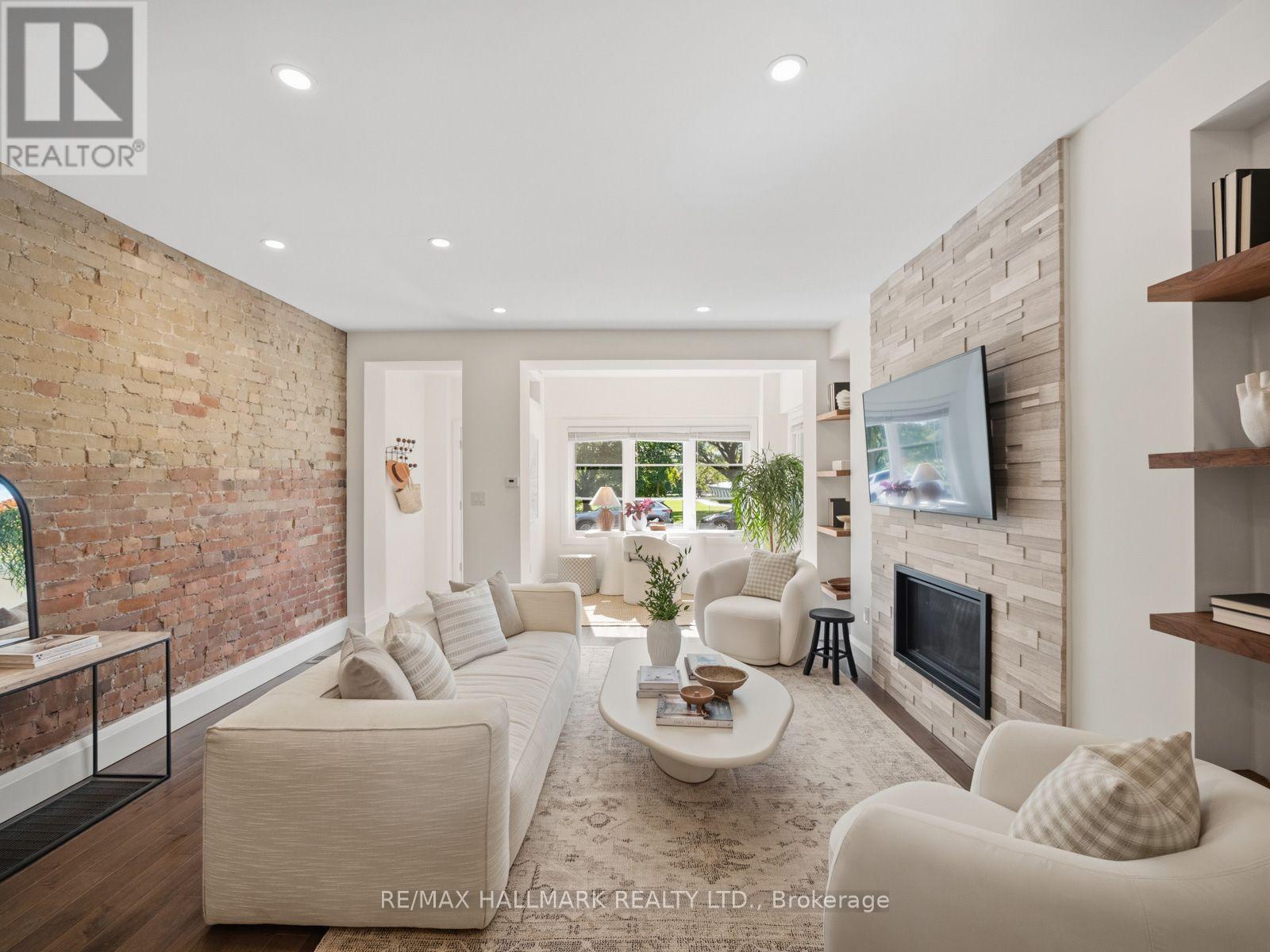 189 Greenwood Avenue, Toronto, Ontario  M4L 2P8 - Photo 5 - E13836280