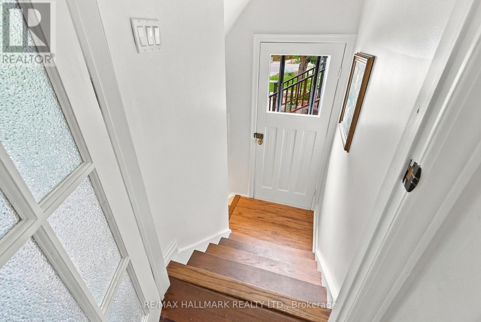 91 Glen Davis Crescent, Toronto, Ontario  M4E 1X7 - Photo 23 - E13836348