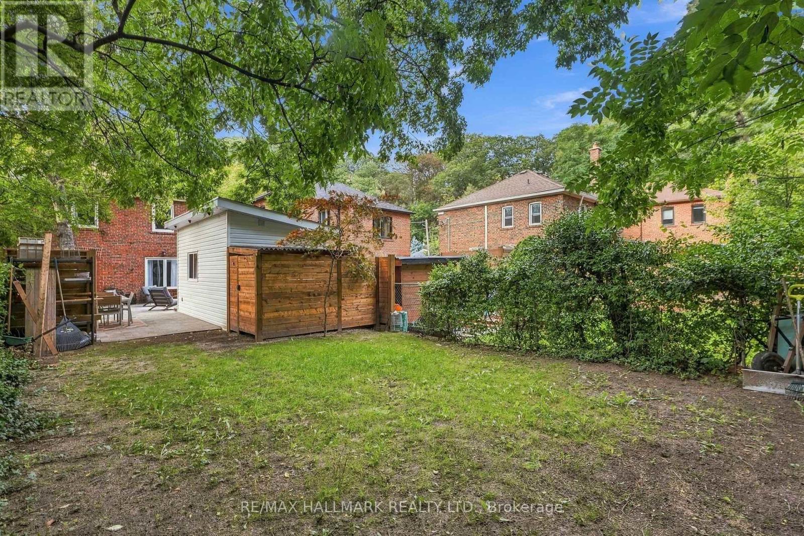 91 Glen Davis Crescent, Toronto, Ontario  M4E 1X7 - Photo 46 - E13836348