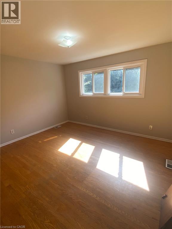 20 Cardill Crescent N, Waterloo, Ontario  N2L 3Y6 - Photo 16 - 40867154