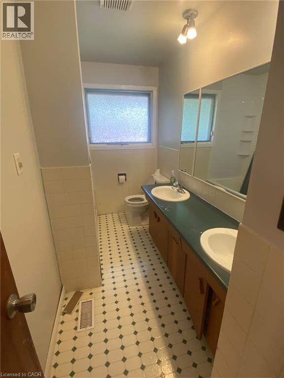 20 Cardill Crescent N, Waterloo, Ontario  N2L 3Y6 - Photo 23 - 40867154