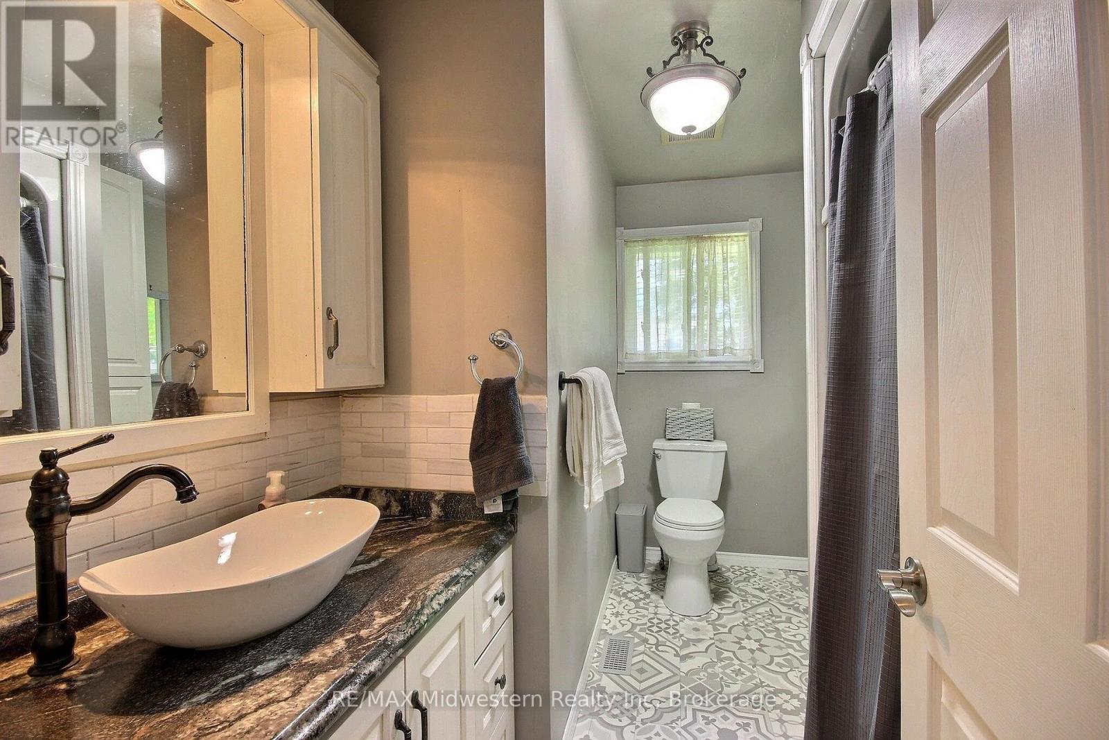 135 Queen Street, North Perth, Ontario N0G 1B0 - Photo 11 - X13836180