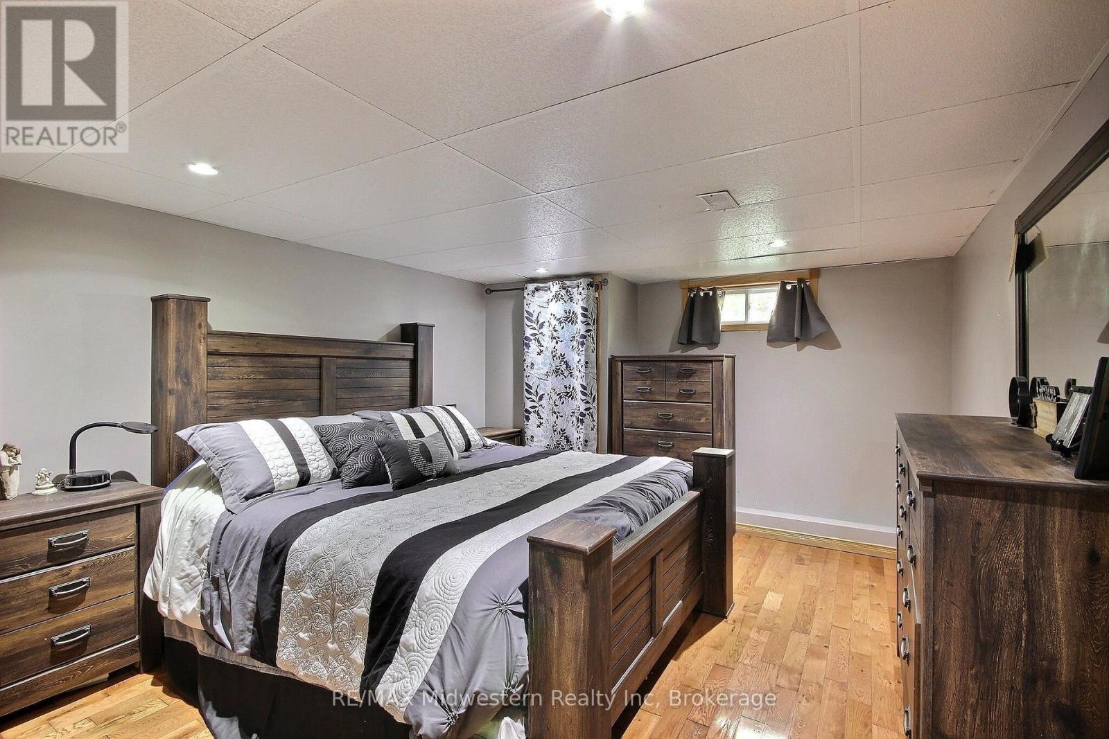 135 Queen Street, North Perth, Ontario N0G 1B0 - Photo 16 - X13836180