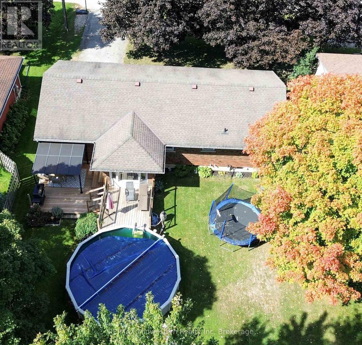 135 Queen Street, North Perth, Ontario N0G 1B0 - Photo 2 - X13836180