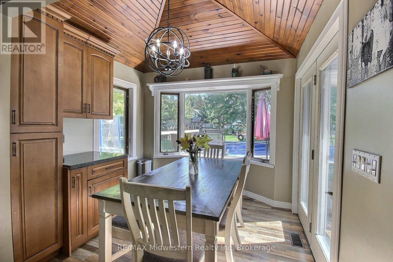 135 Queen Street, North Perth, Ontario N0G 1B0 - Photo 6 - X13836180