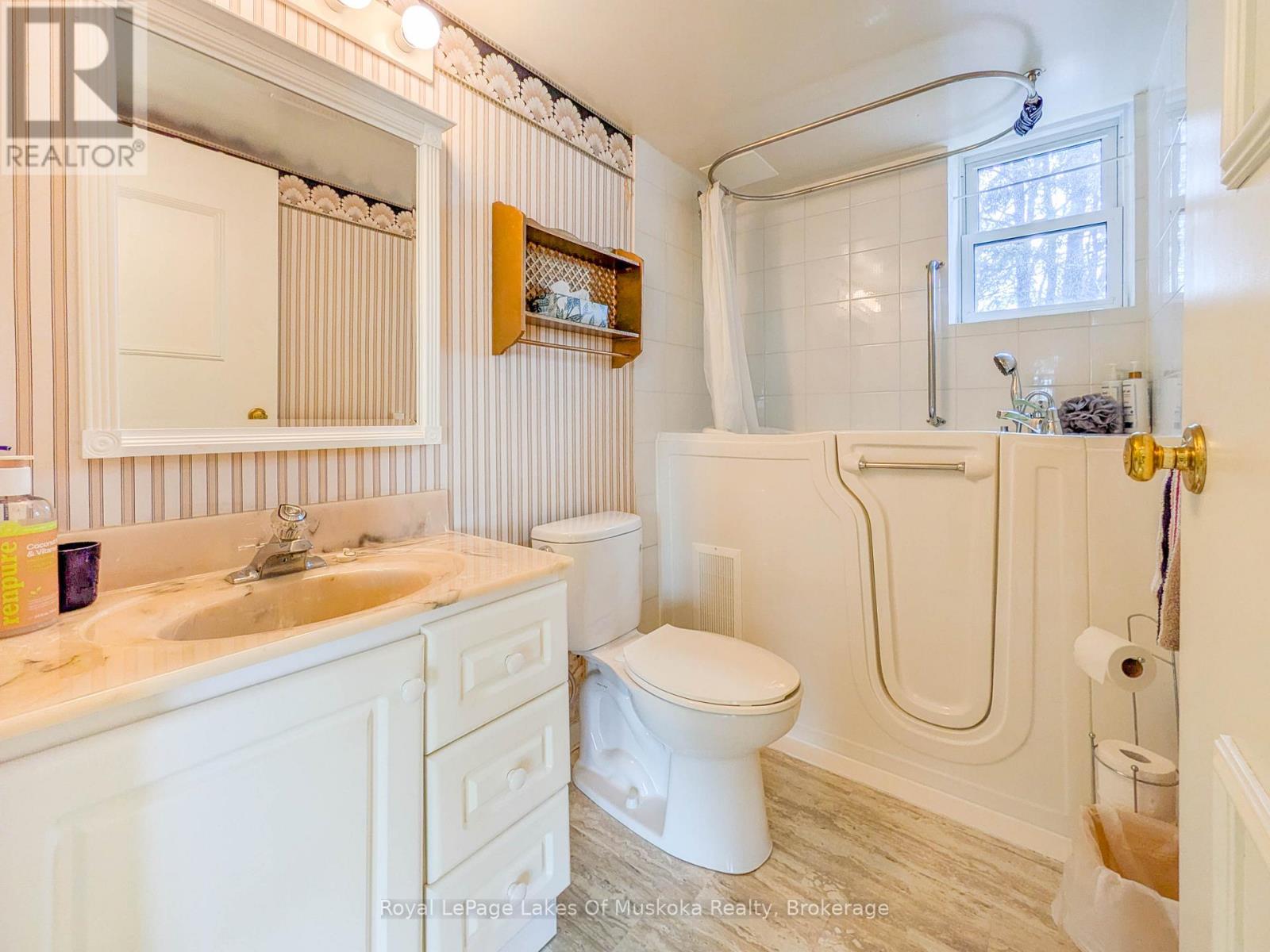 101 - 38 Monck Road, Bracebridge, Ontario P1L 1P4 - Photo 22 - X13836192