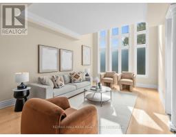 8 RIDGLEY COURT, Richmond Hill, Ontario