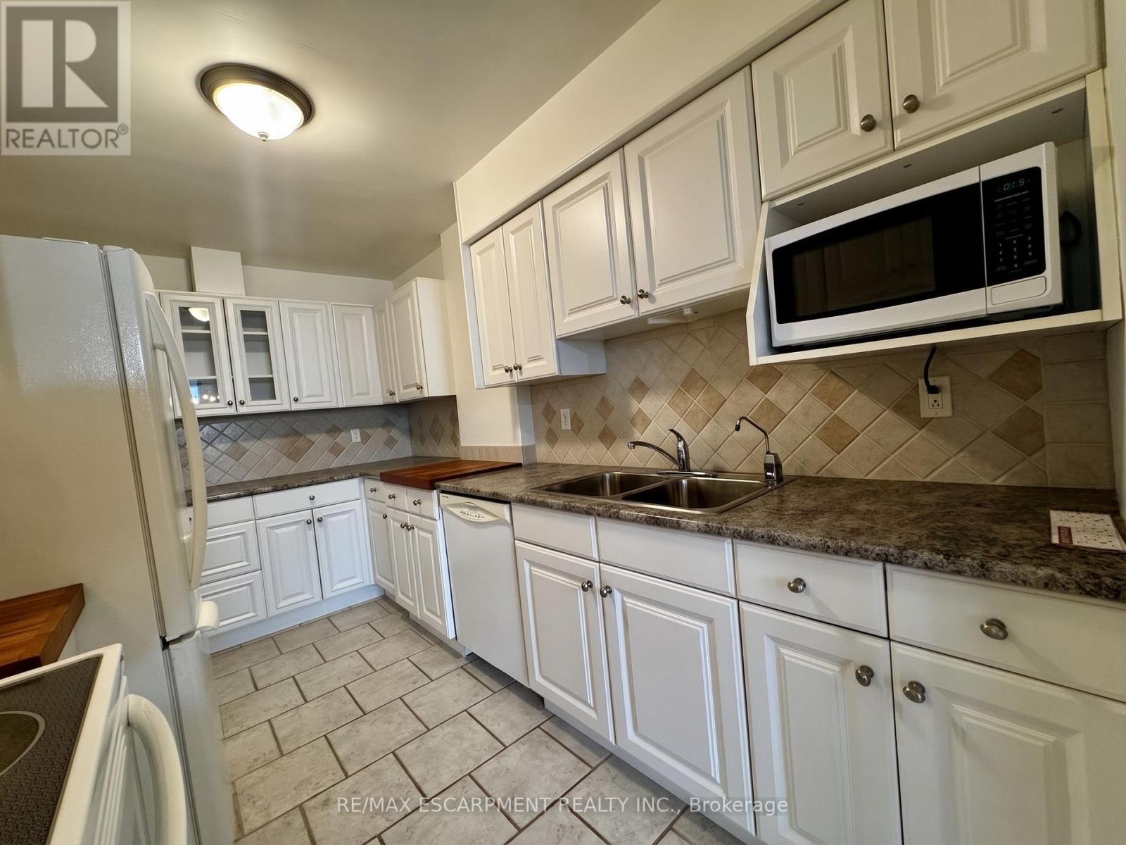 809 - 35 Towering Heights Boulevard, St. Catharines, Ontario  L2T 3G9 - Photo 7 - X13835446
