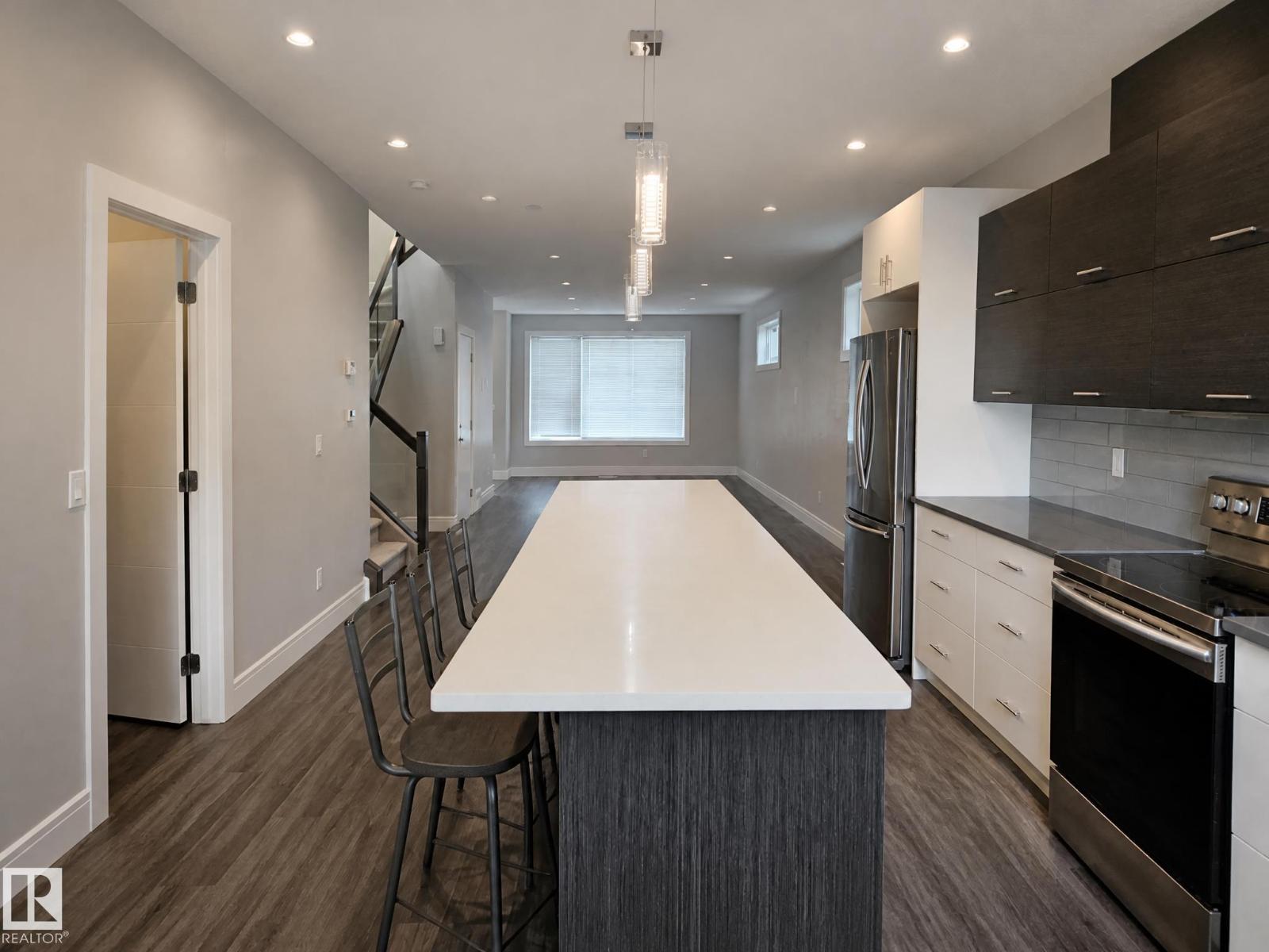 9311 66 AV NW