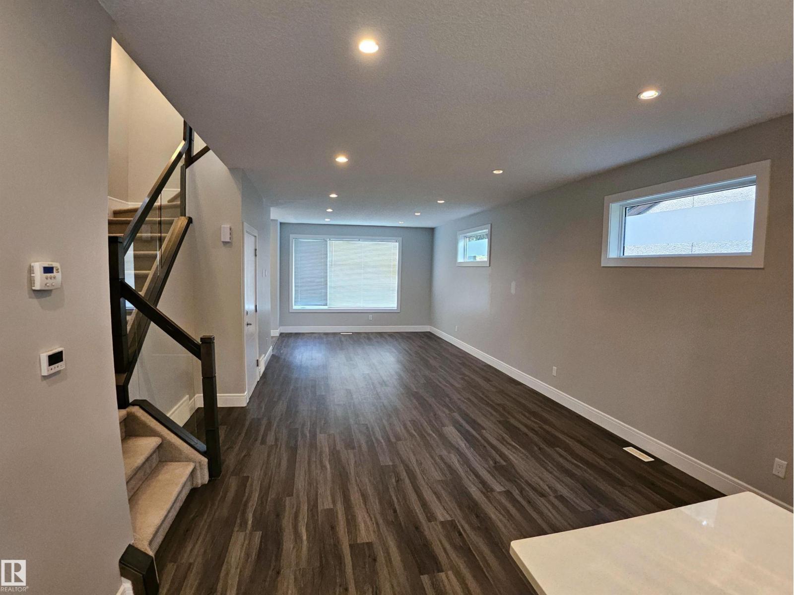 9311 66 AV NW
