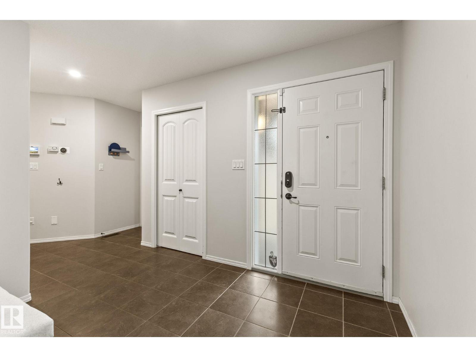 728 173 St Sw, Edmonton, Alberta  T6W 0M4 - Photo 3 - E4510737