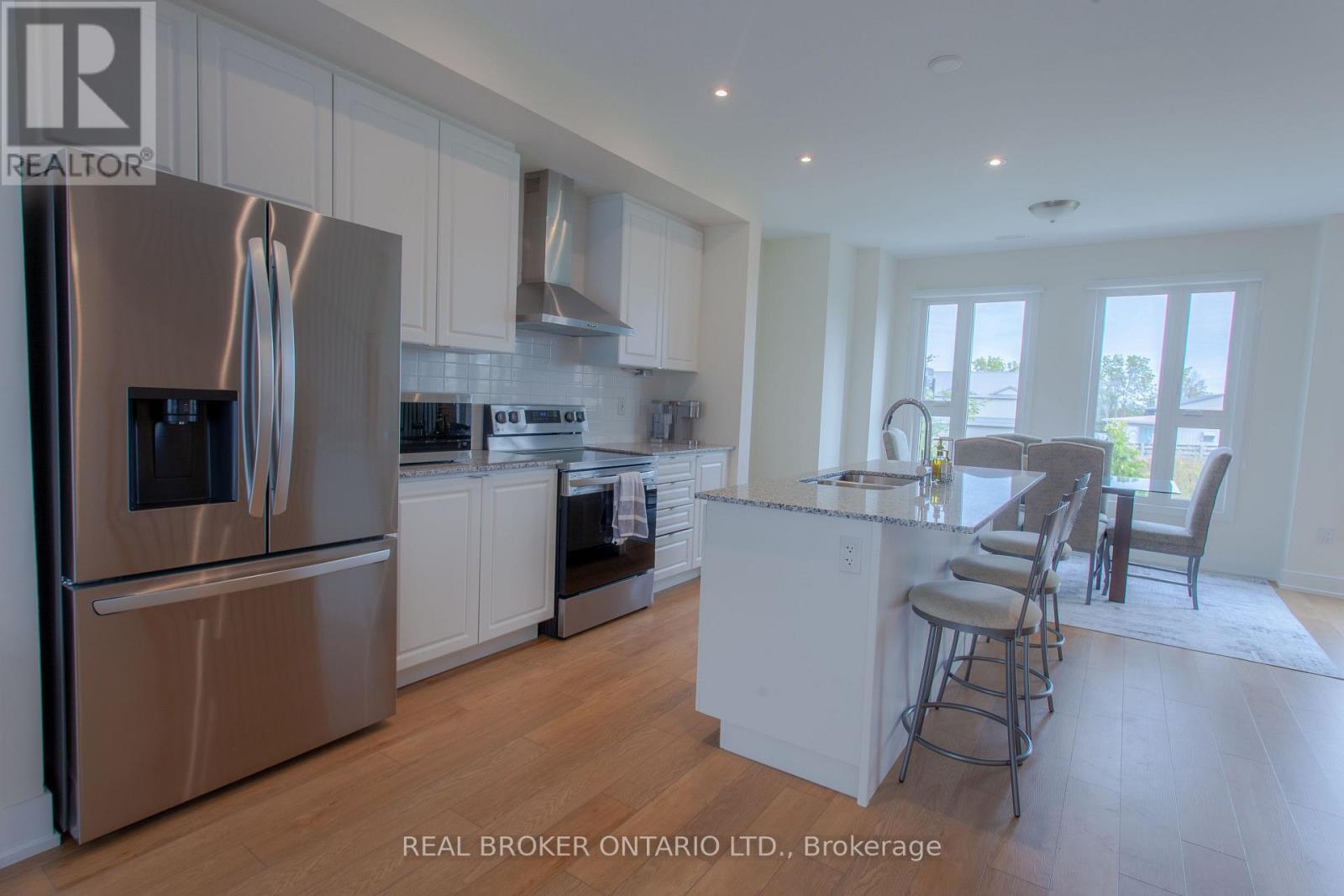 11 Mariners Pier Way, Orillia, Ontario  L3V 8P4 - Photo 12 - S13836306