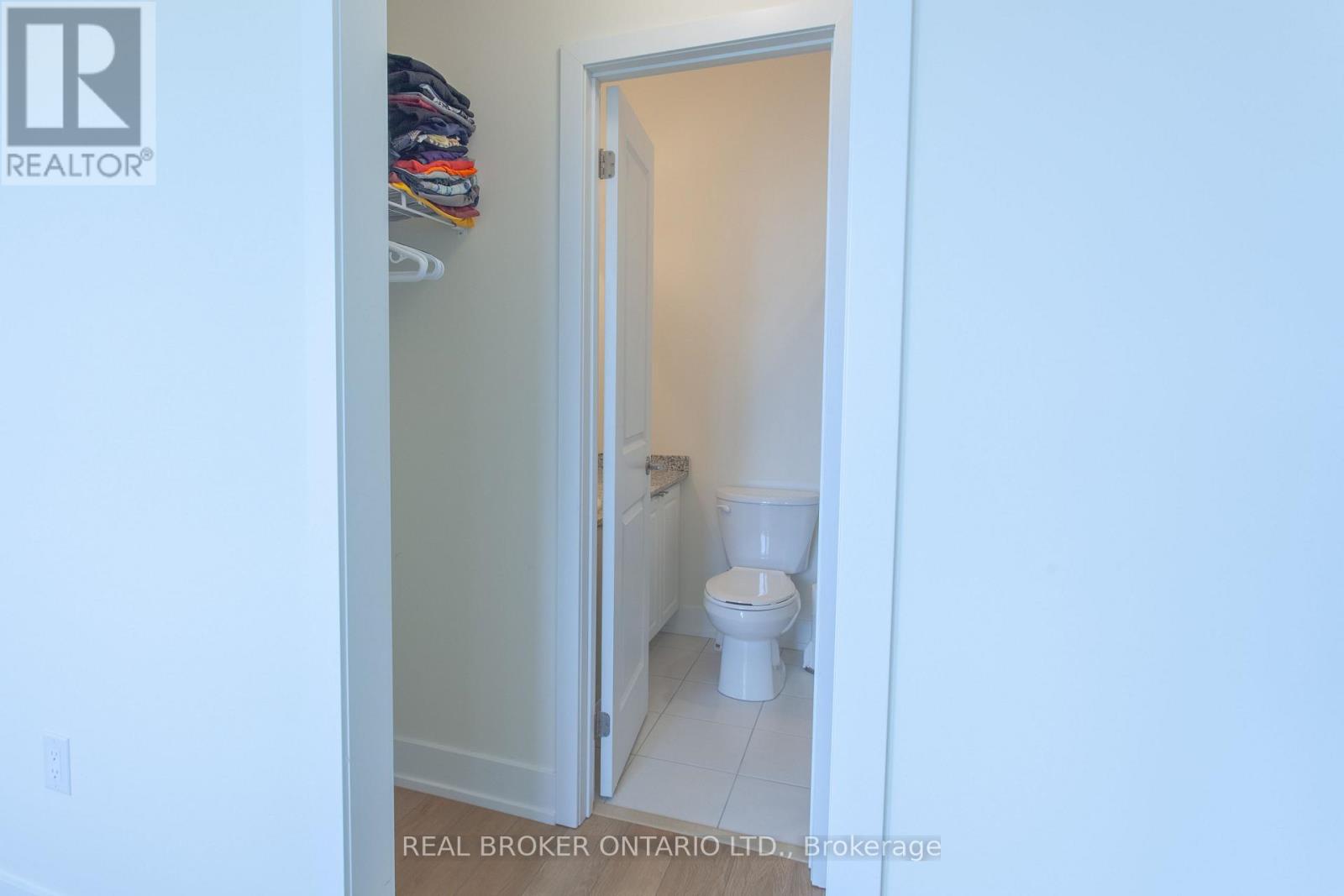 11 Mariners Pier Way, Orillia, Ontario  L3V 8P4 - Photo 17 - S13836306