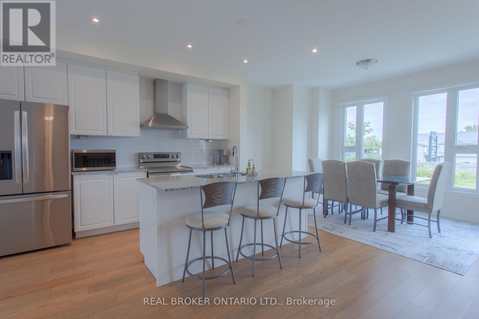 11 Mariners Pier Way, Orillia, Ontario  L3V 8P4 - Photo 7 - S13836306