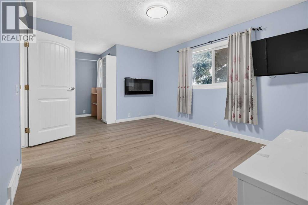 37 Erin Croft Crescent SE