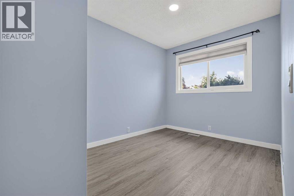 37 Erin Croft Crescent SE