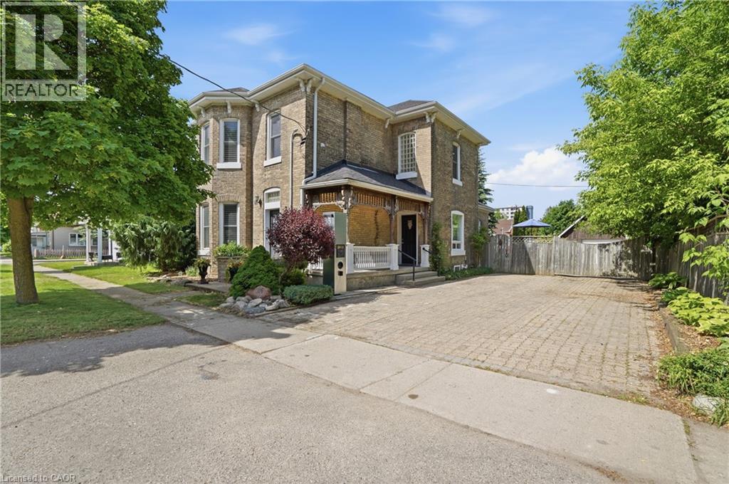 86 OAK Street, Brantford, Ontario