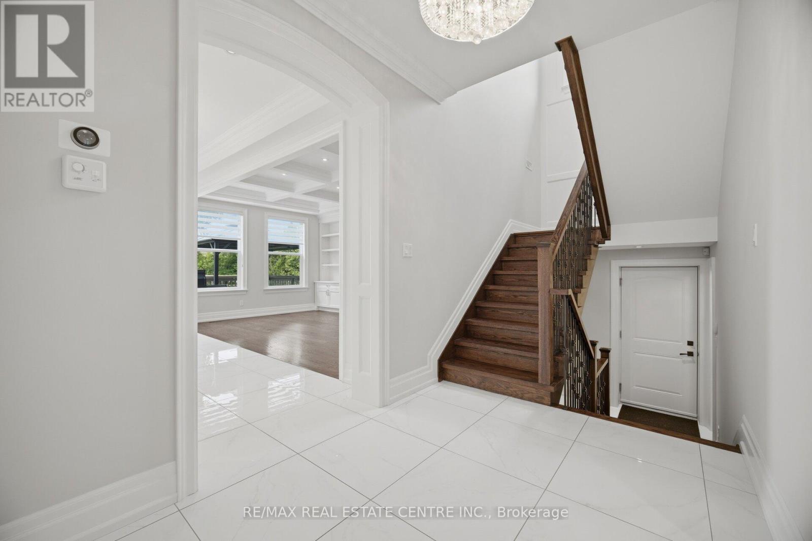 1496 Mansfield Drive, Oakville, Ontario  L6H 1K4 - Photo 21 - W13836178