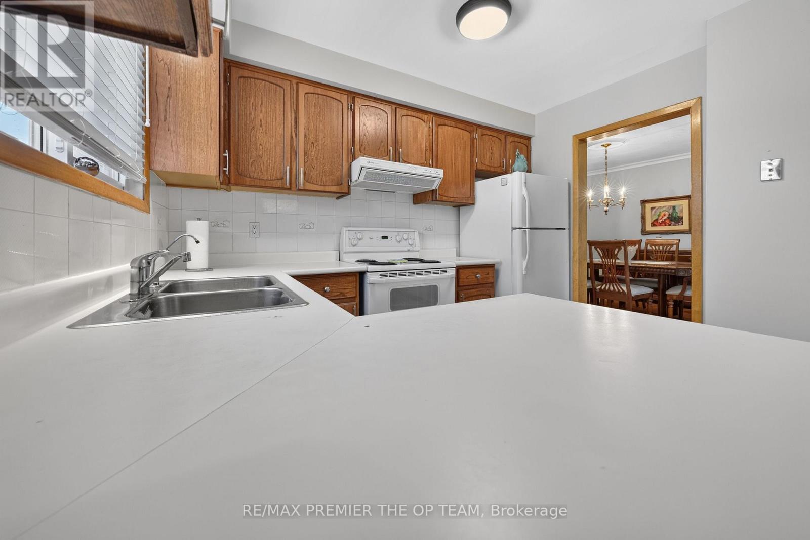 97 Firgrove Crescent, Toronto, Ontario  M3N 1K5 - Photo 14 - W13836308