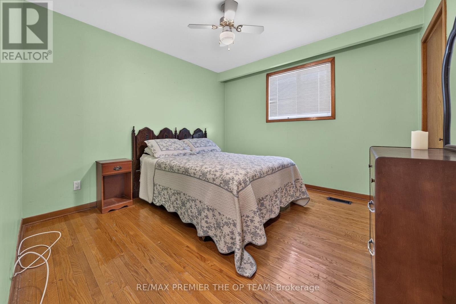 97 Firgrove Crescent, Toronto, Ontario  M3N 1K5 - Photo 16 - W13836308