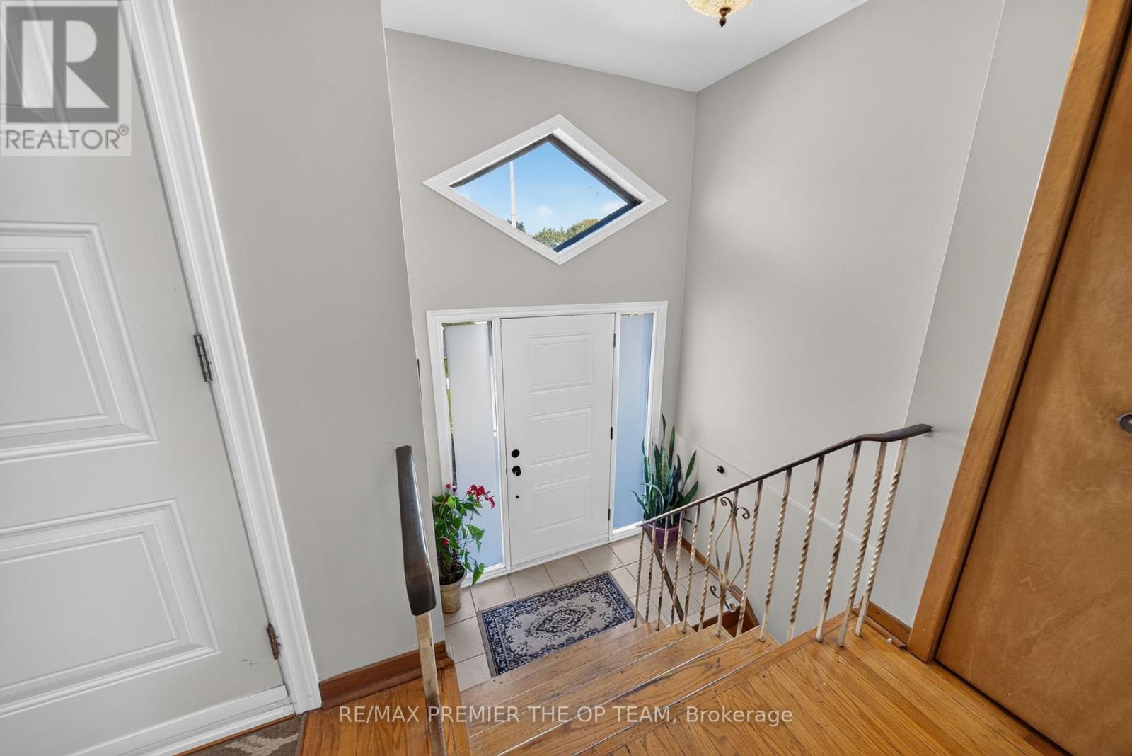 97 Firgrove Crescent, Toronto, Ontario  M3N 1K5 - Photo 3 - W13836308