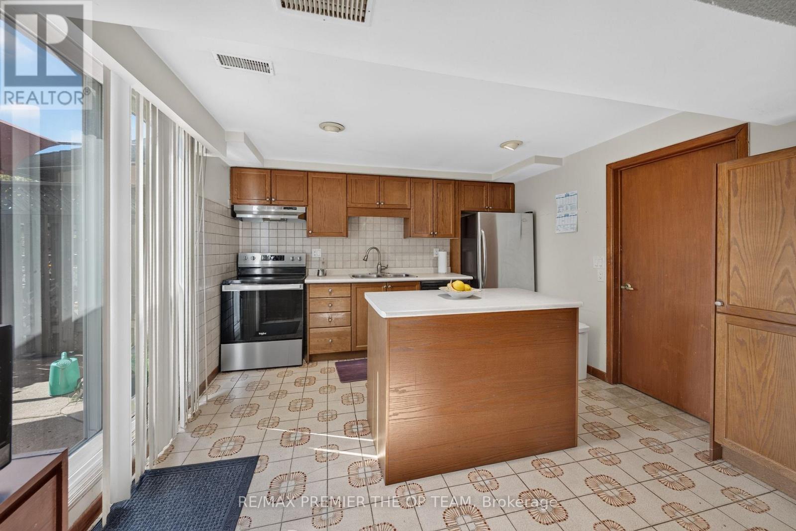 97 Firgrove Crescent, Toronto, Ontario  M3N 1K5 - Photo 34 - W13836308