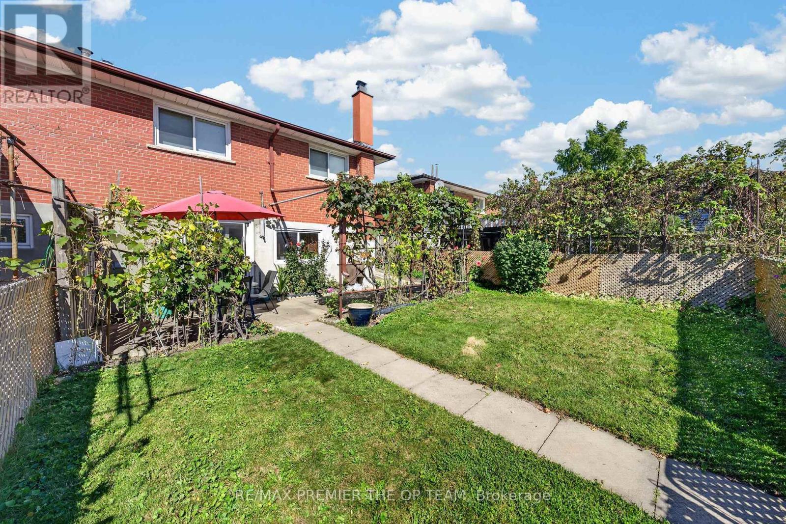 97 Firgrove Crescent, Toronto, Ontario  M3N 1K5 - Photo 38 - W13836308