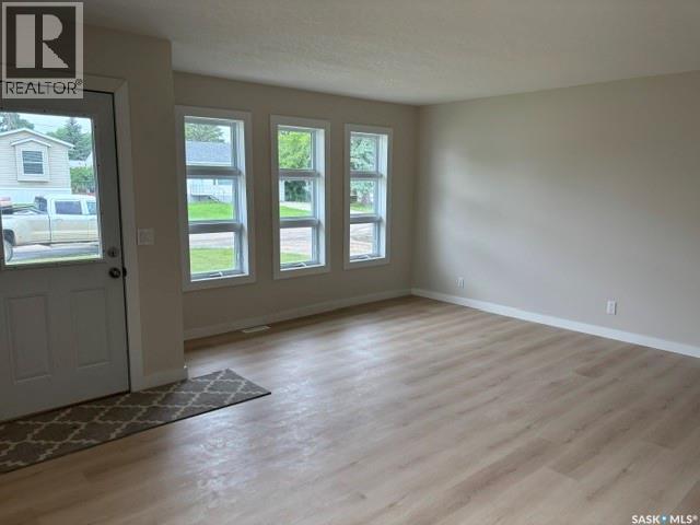 12 Roberts Street, Redvers, Saskatchewan  S0C 2H0 - Photo 19 - SK041492