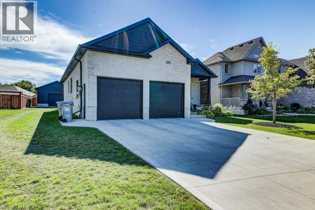 24 Gilmer Crescent, Listowel, Ontario  N4W 0H2 - Photo 3 - 40866861