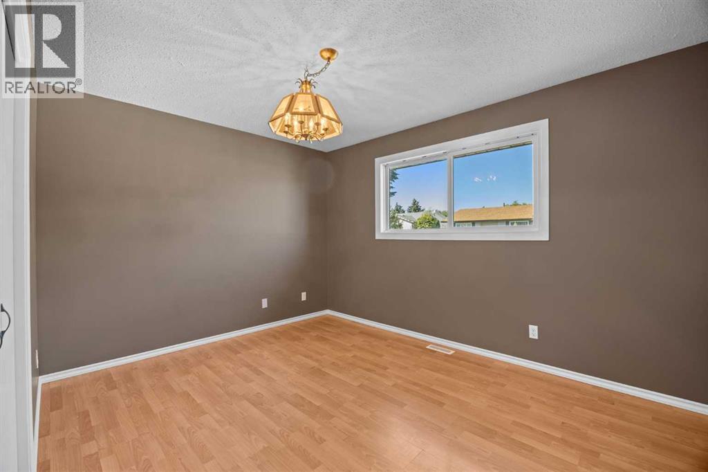 2727 Doverbrook Road Se, Calgary, Alberta  T2B 2L4 - Photo 18 - A2346152